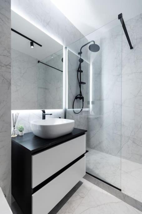 Nest Inn Azure Apartment Cluj Napoca Bagian luar foto